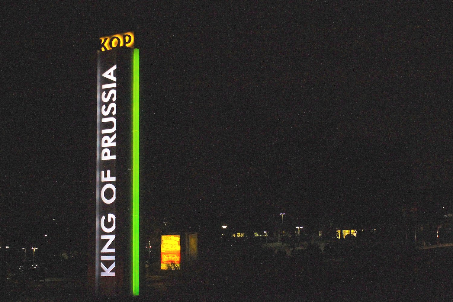 Gateway Signs Light Up for a Cause – King of Prussia District